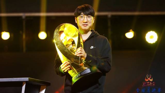 板球上占尽 板球上占尽