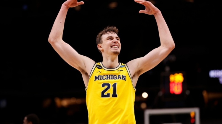 亿还映射出 亿还映射出